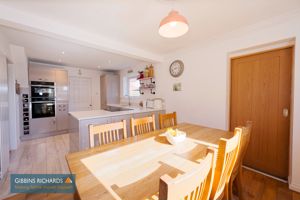 Kitchen/Diner- click for photo gallery